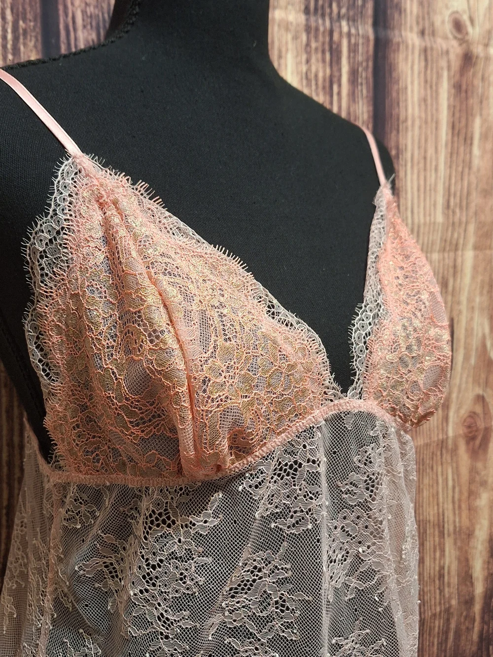 Victoria's Secret Peach Lace Sheer Chemise Slip Womens Size Large. - Picture 3 of 7